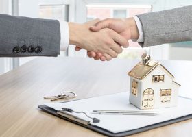 Có được bán nhà khi đang cho thuê hay không?
